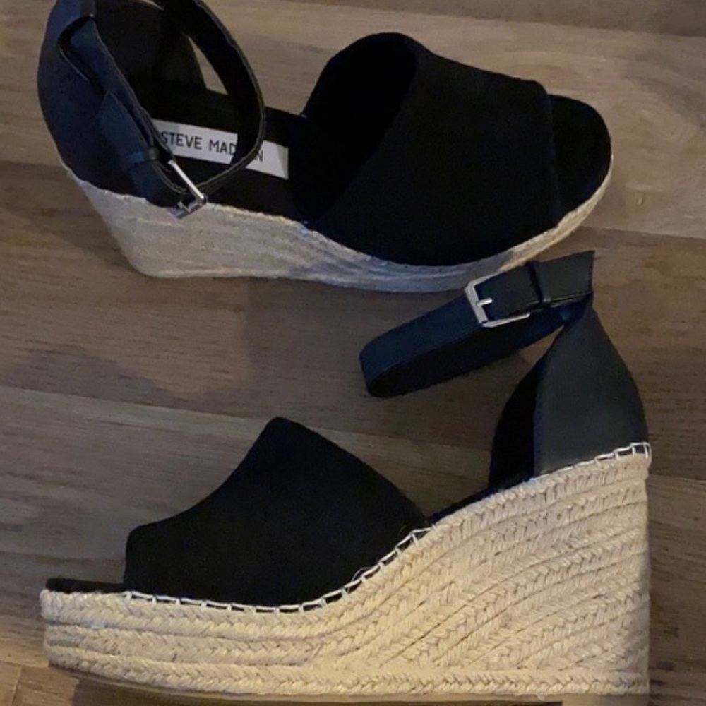 Steve Madden Black/Woven wedges!
